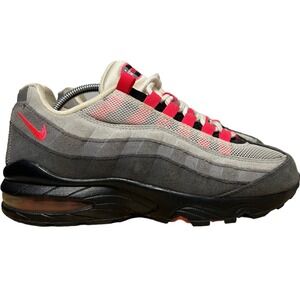 Nike Air Max 95 Solar Red SKU: 307565 160 Size 7Y/8.5 Women/ 40 EUR 2011